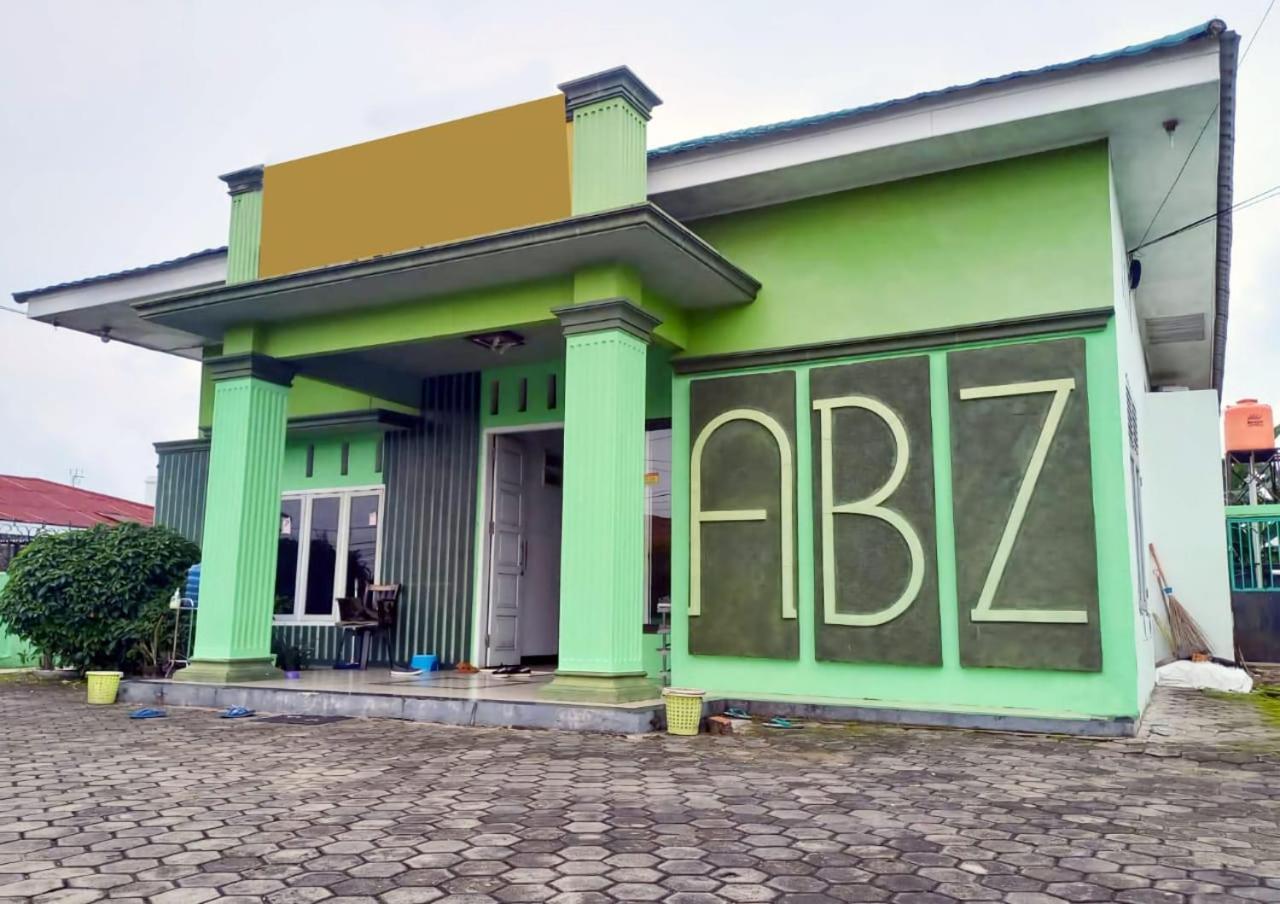 Reddoorz Syariah Near Universitas Batanghari Jambi Bagian luar foto