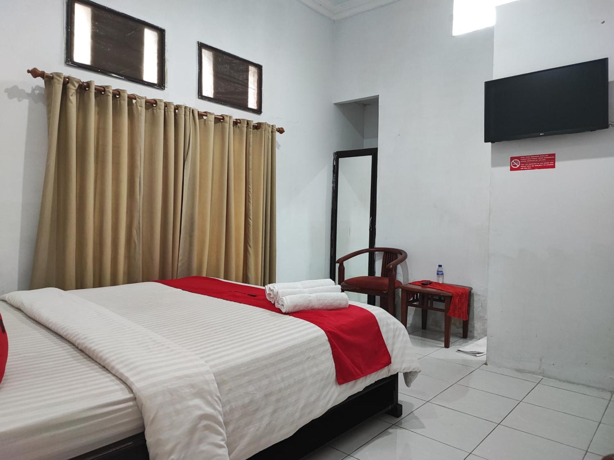 Reddoorz Syariah Near Universitas Batanghari Jambi Bagian luar foto