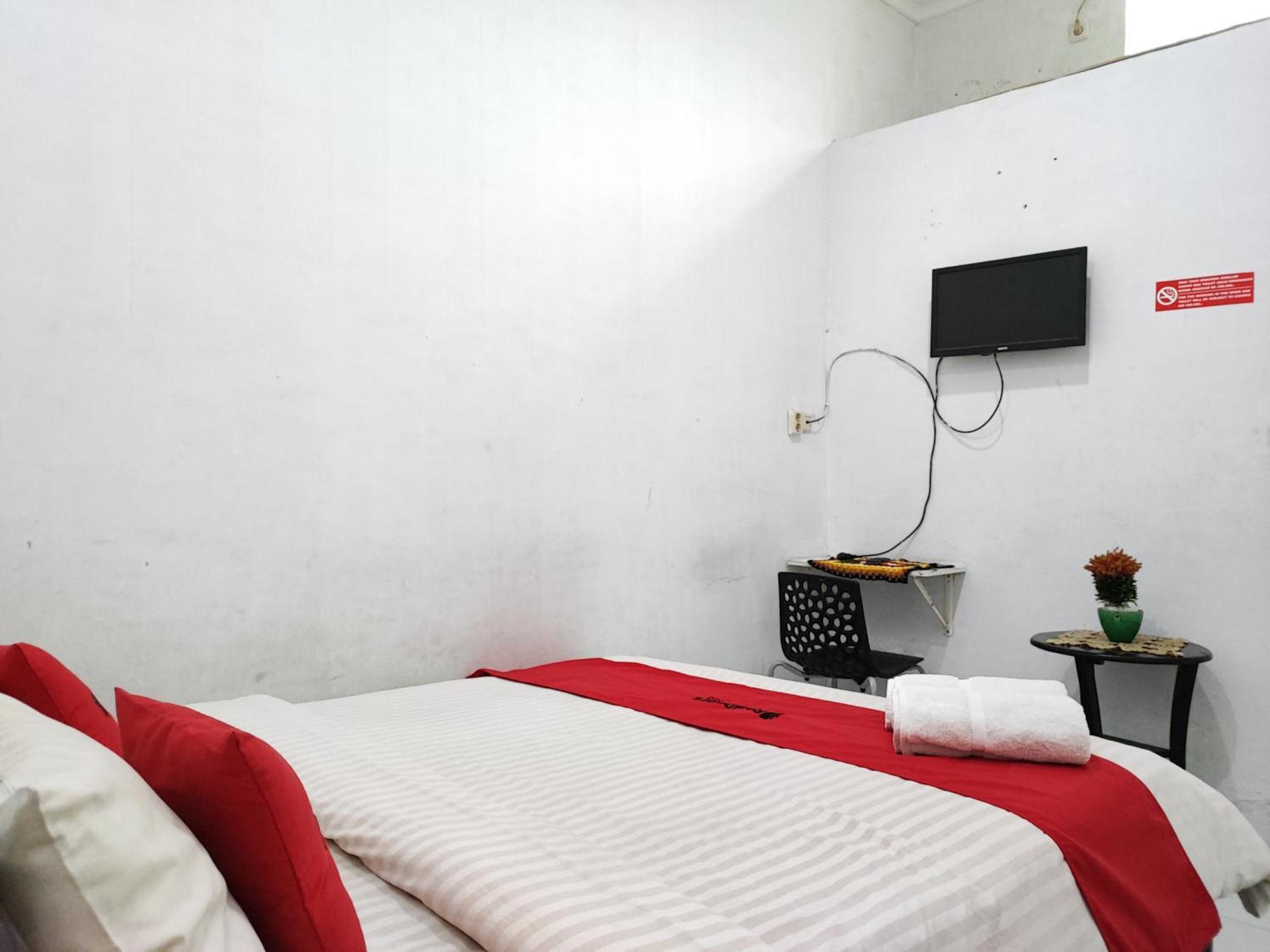 Reddoorz Syariah Near Universitas Batanghari Jambi Bagian luar foto